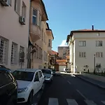 La E Bella *